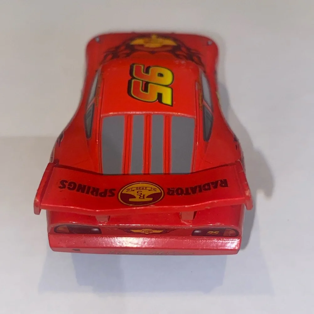 Disney Cars Diecast Lightning McQueen Piston Cup Car